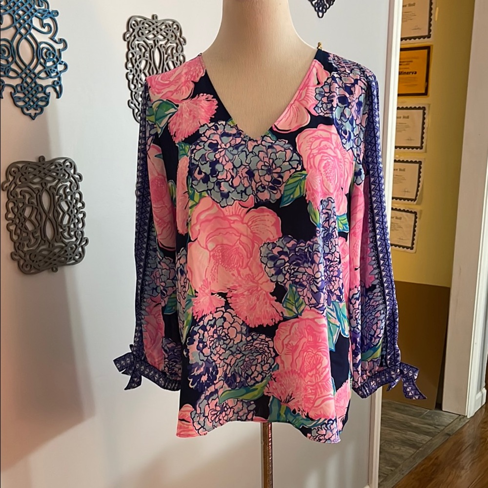 Lilly Pulitzer Pamala Hey Hey Bouquet Floral V-Neck Women's Top size m